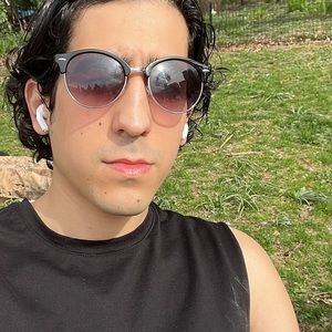 Meet your Posher, Alvaro